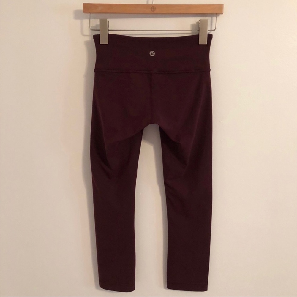 Lululemon wonder under crop leggings